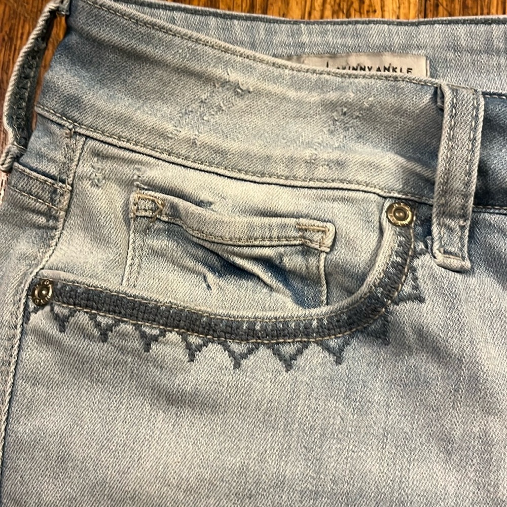 NYDJ Ami Skinny Ankle jeans embroidered light wash stretch 12 whimsy - Picture 4 of 15